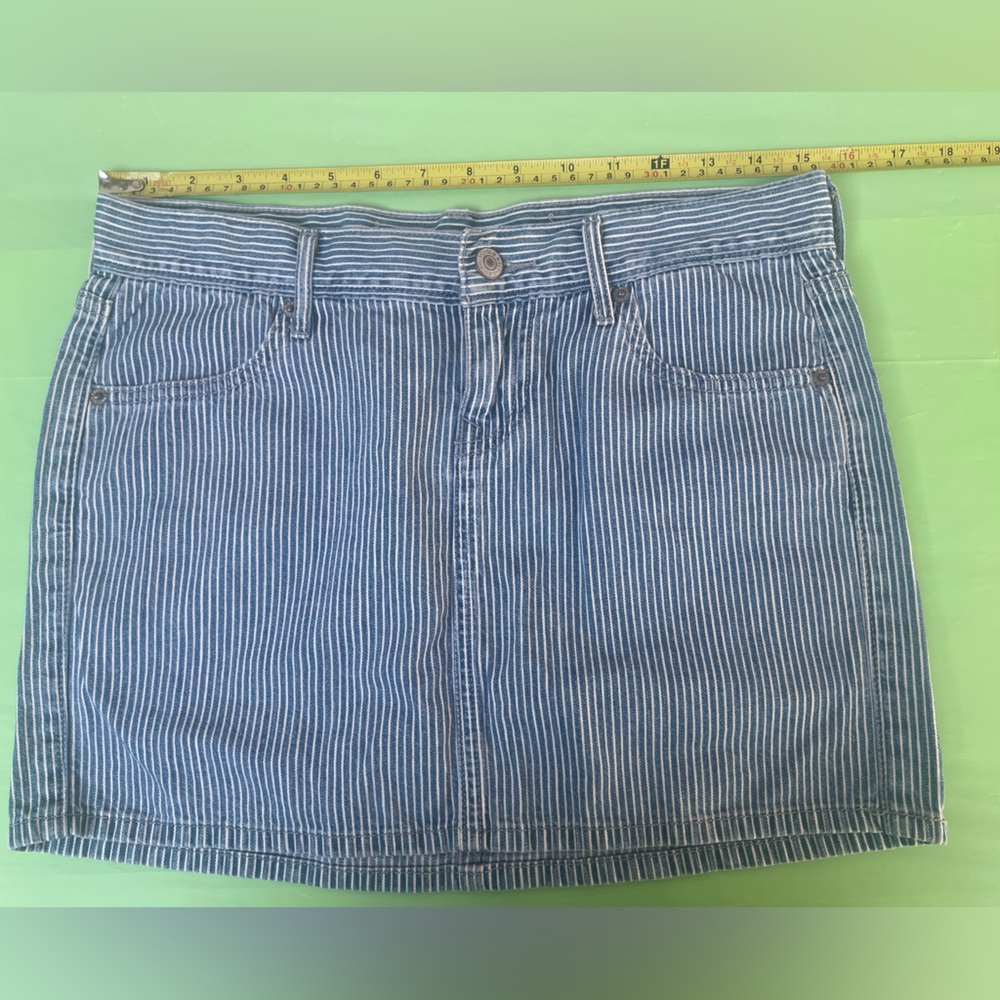 Old Navy Y2K Blue Striped Denim Skirt size 2 new without the tags attached
